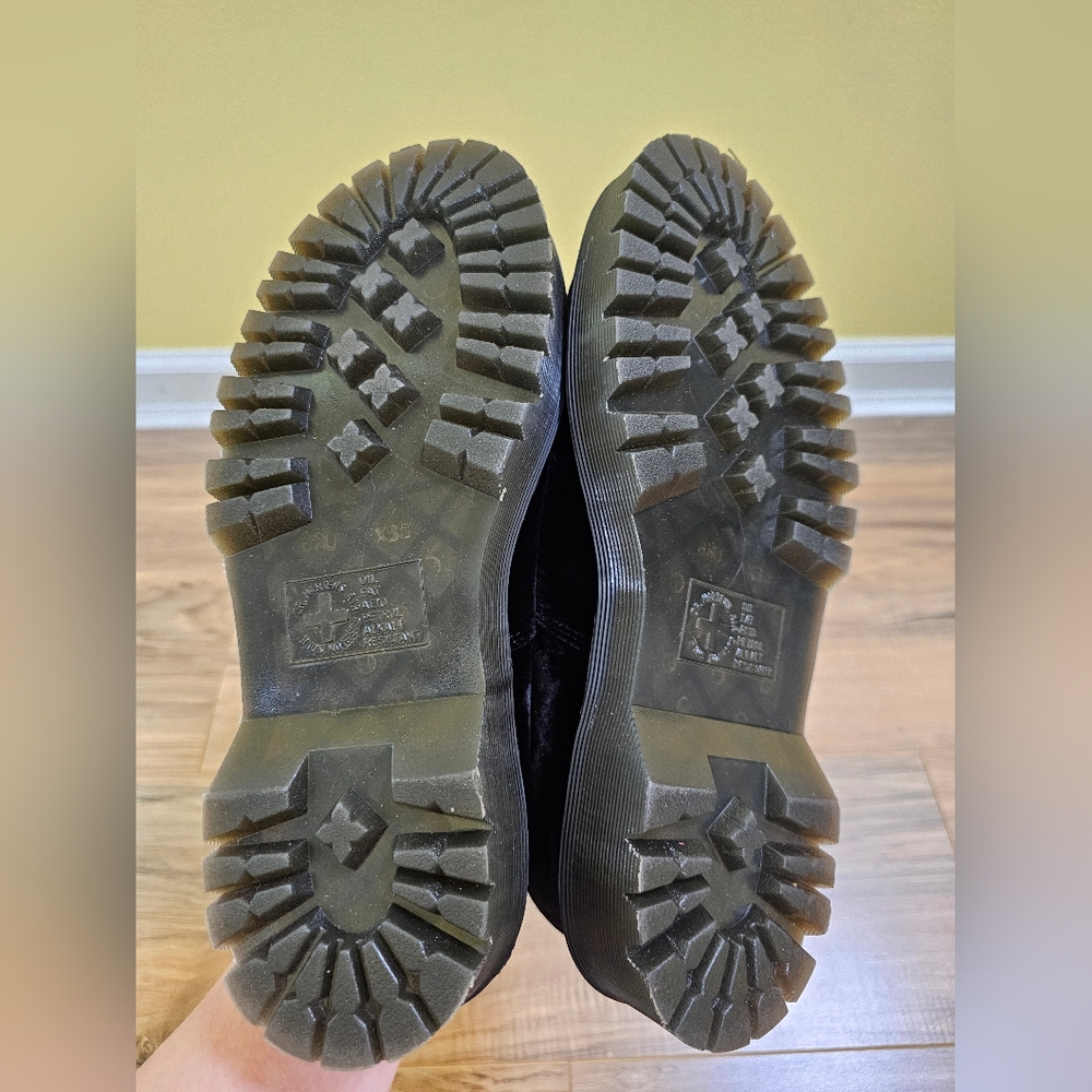 ♥️🧸HOST PICK🧸♥️Dr. Martens ADDINA HEAVEN BY MARC JACOBS VELVET SHOES - Picture 10 of 16
